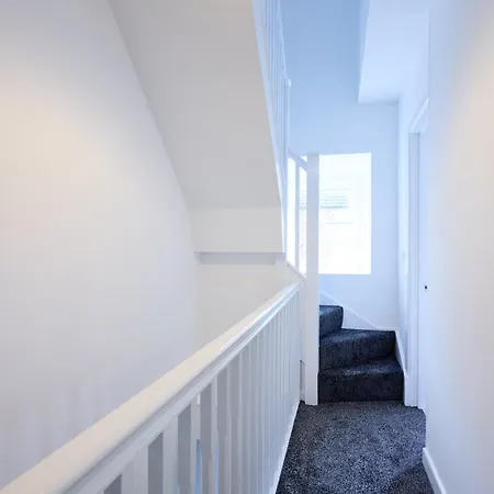 A Modern & Welcoming Apartment Мидлсбро Экстерьер фото
