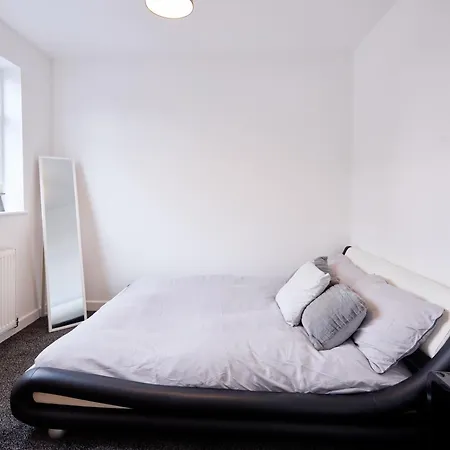 A Modern & Welcoming Apartment Мидлсбро Экстерьер фото