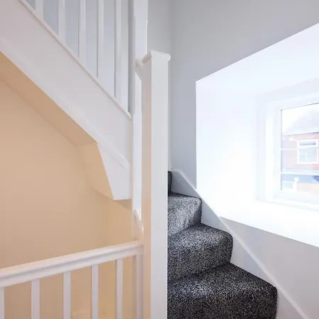 A Modern & Welcoming Apartment Мидлсбро Экстерьер фото