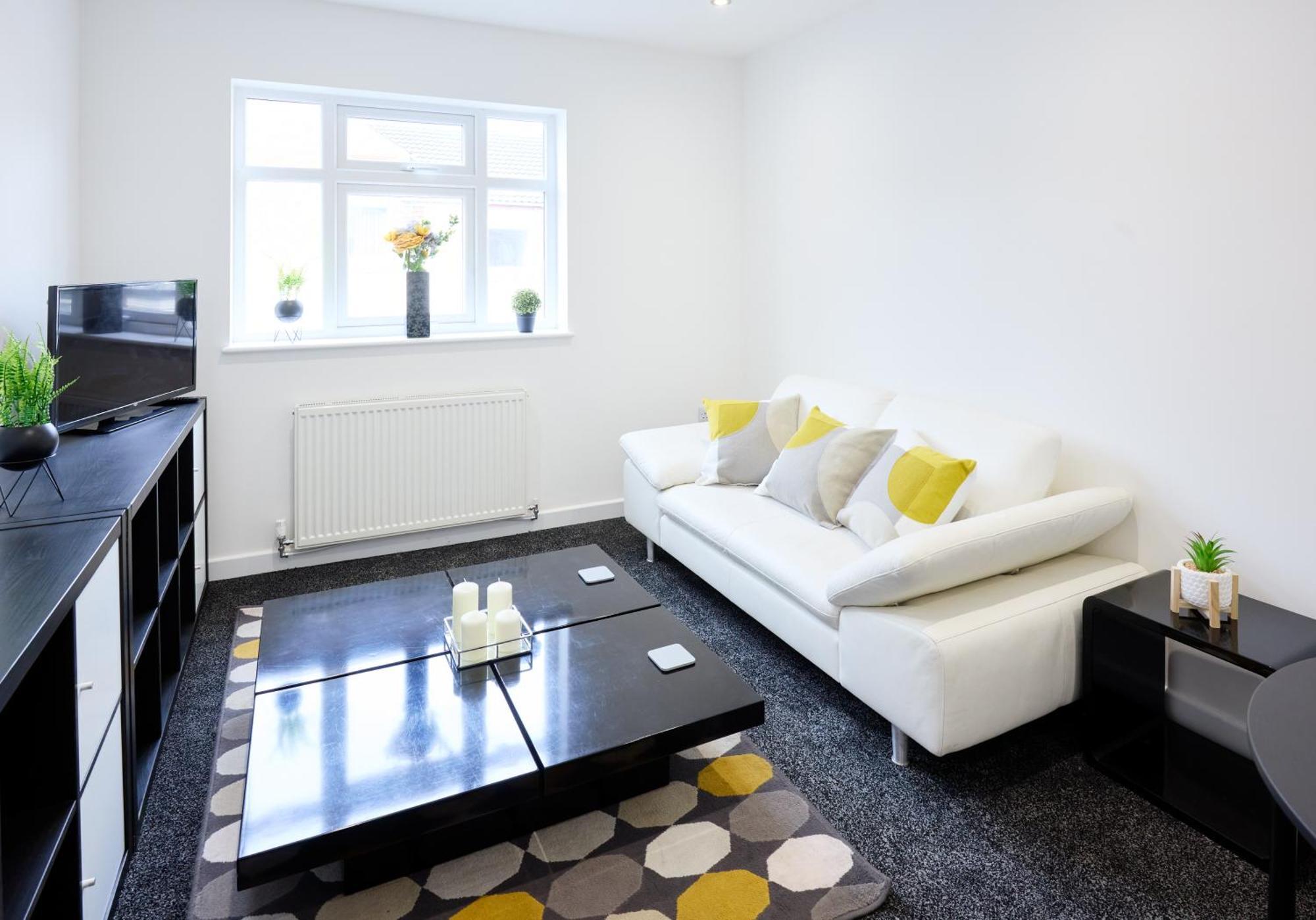 A Modern & Welcoming Апартаменты